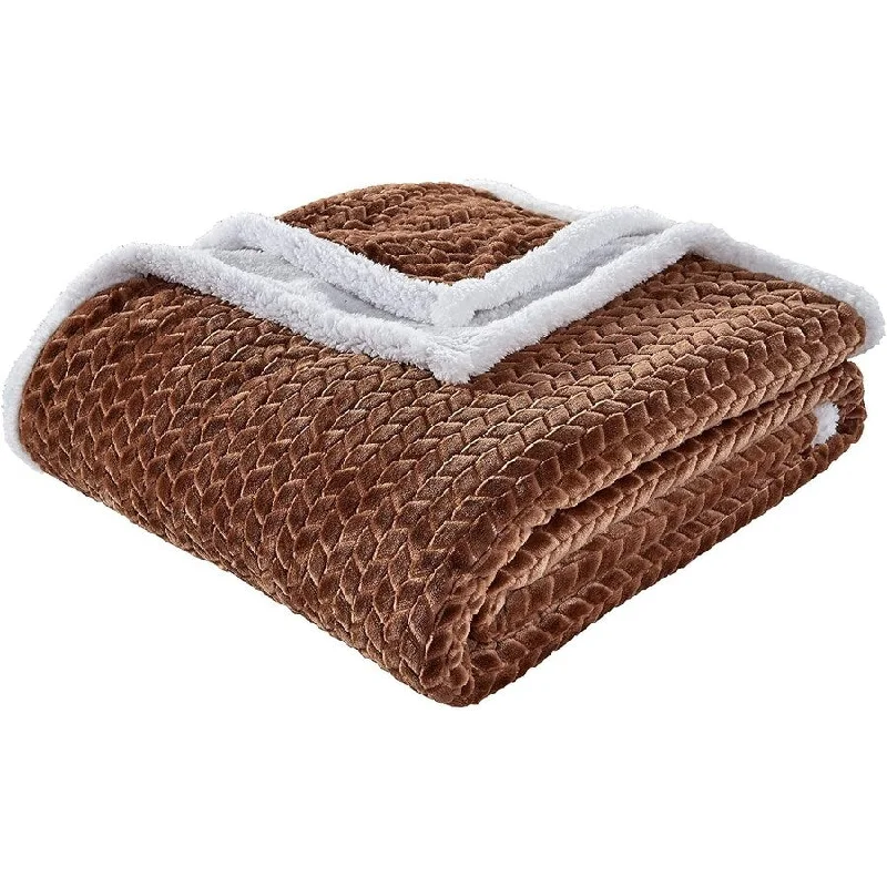 Home Essentials by Décor&More Braided Sherpa Blanket