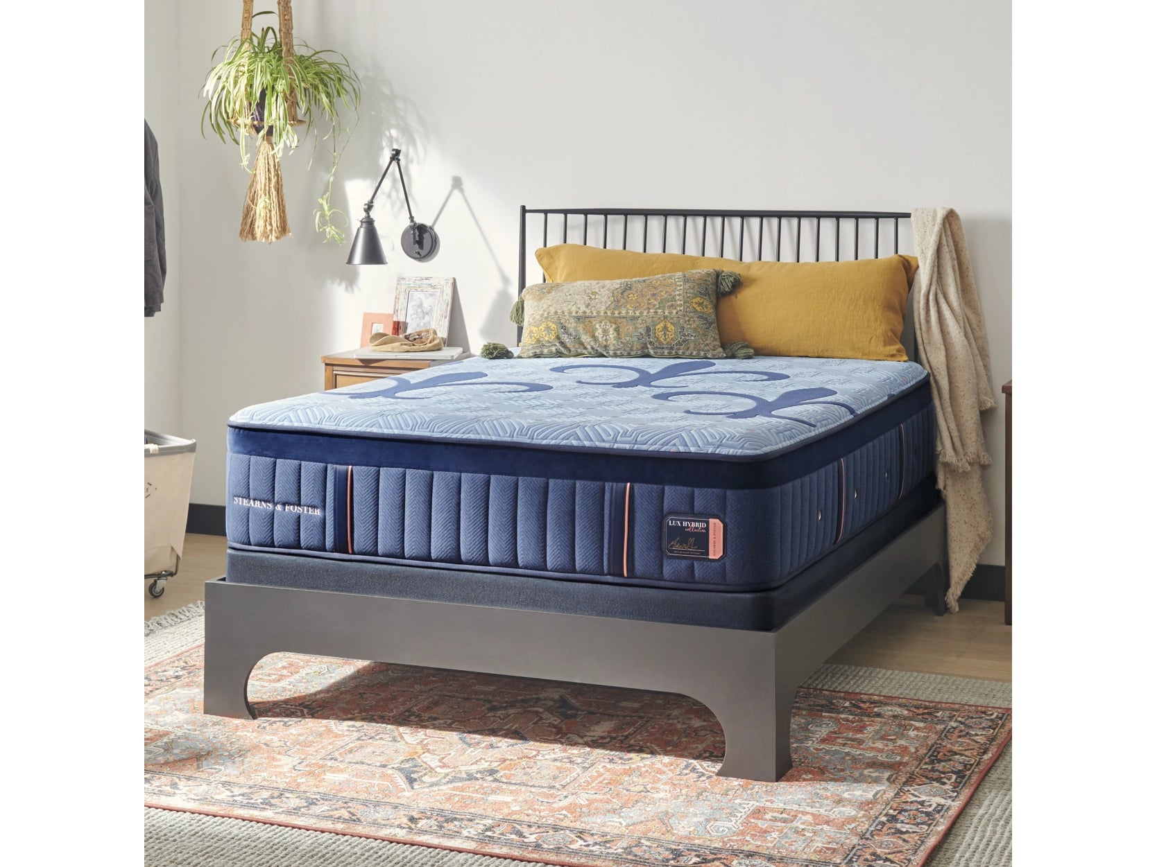 Stearns & Foster Lux Hybrid Collection Soft Queen Mattress